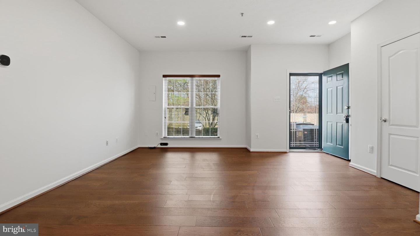 16509 Eastview Lane photo 2