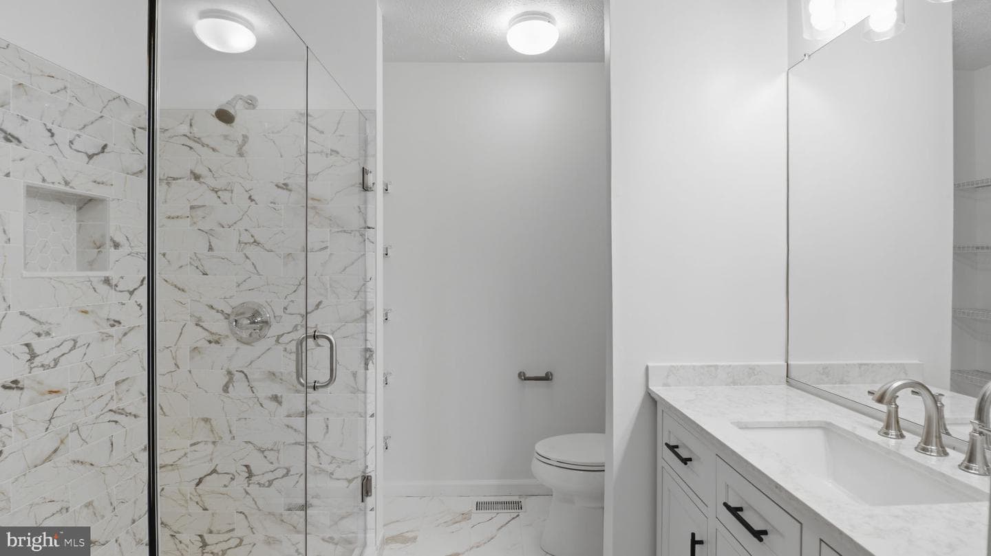 16509 Eastview Lane photo 22