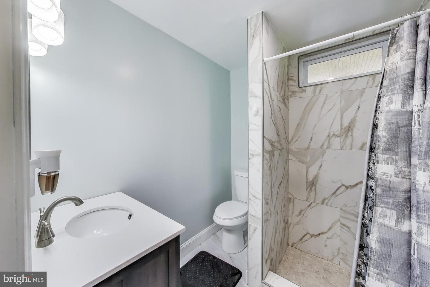 1031 Marton Street photo 17