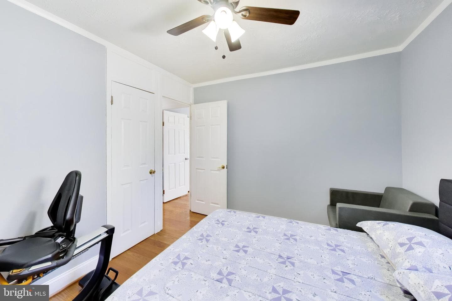 1031 Marton Street photo 21