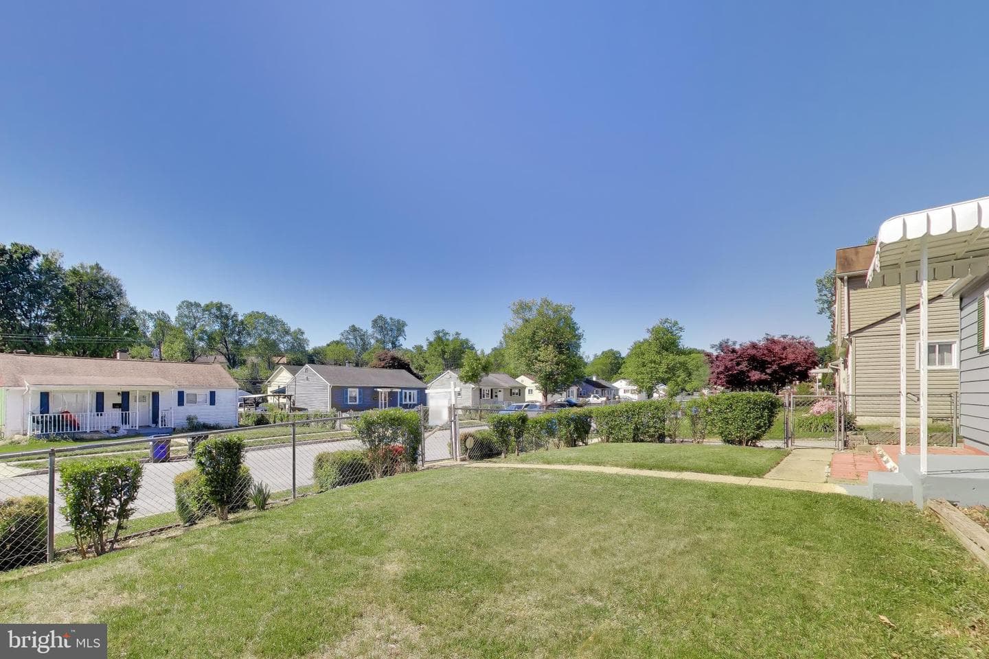 1031 Marton Street photo 5