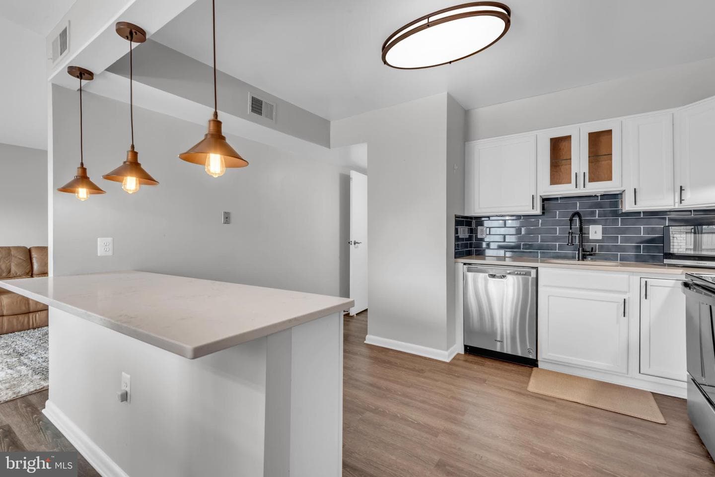 6916 Hanover Parkway #100 photo 12