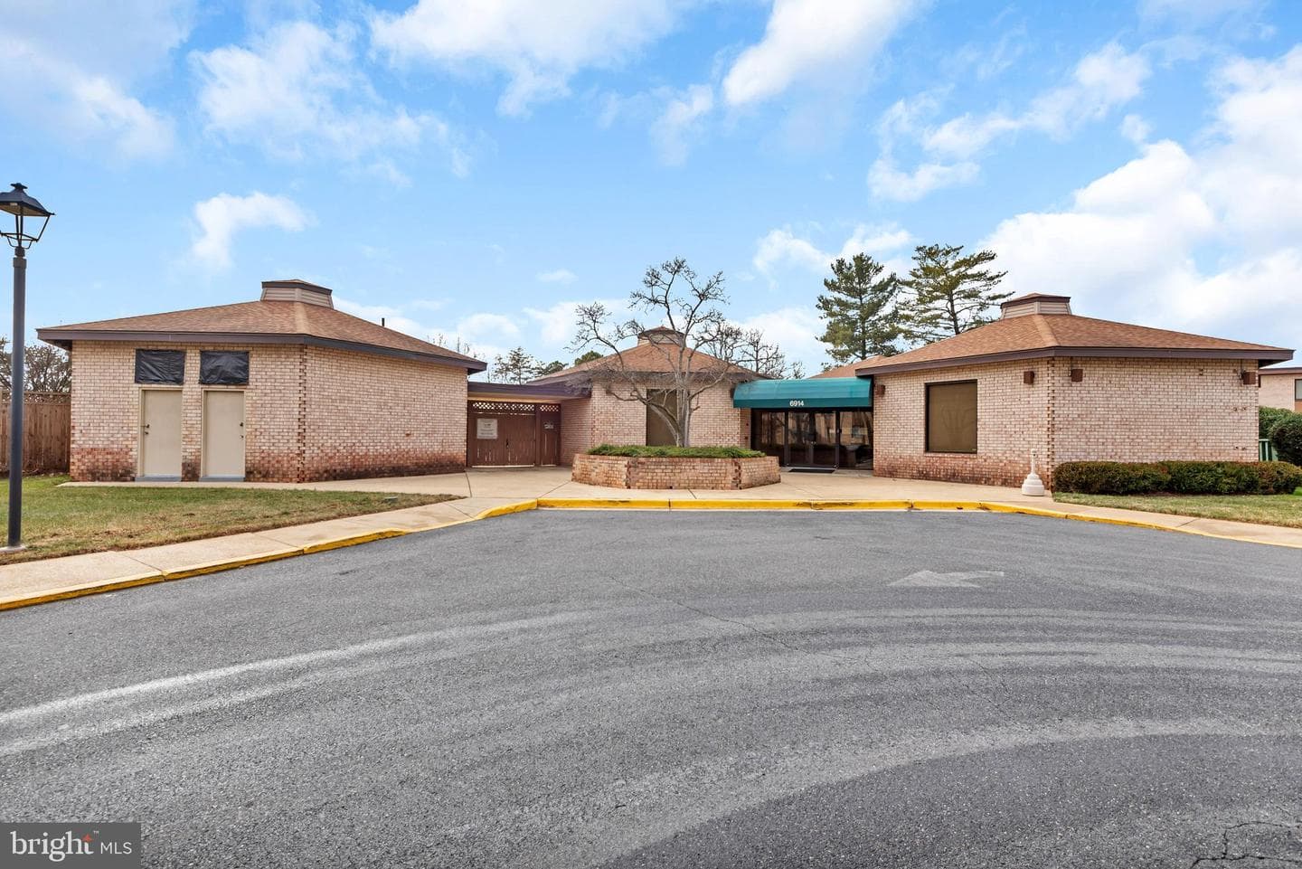 6916 Hanover Parkway #100 photo 29