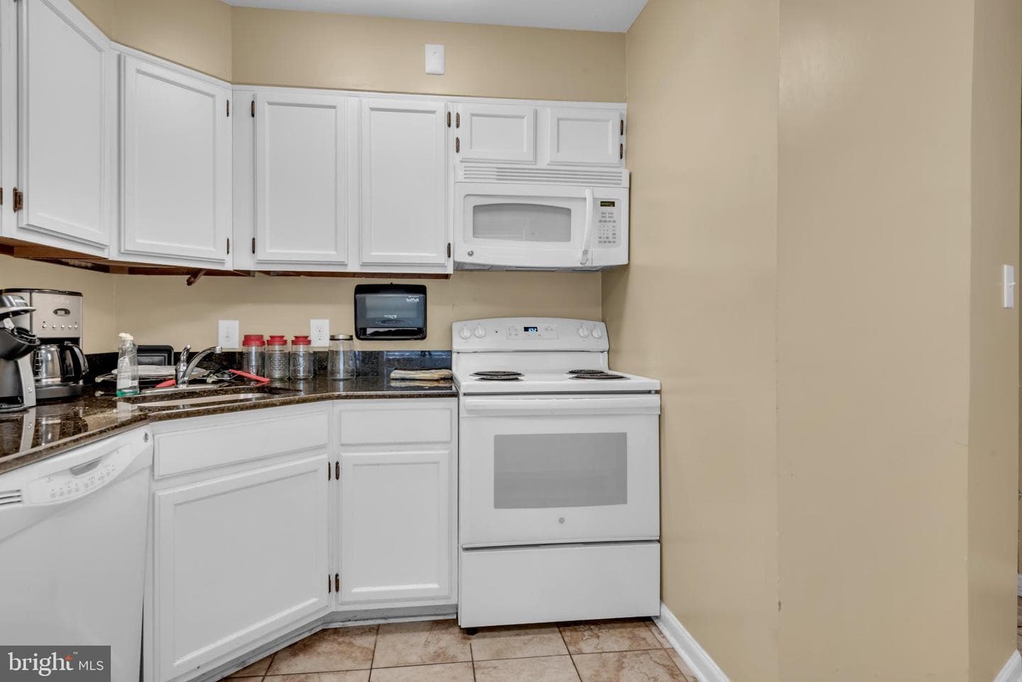 6916 Hanover Parkway #100 photo 36