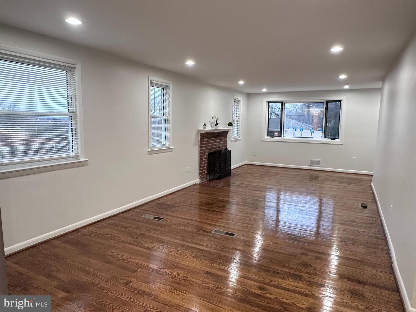 2503 Easton Street photo 9