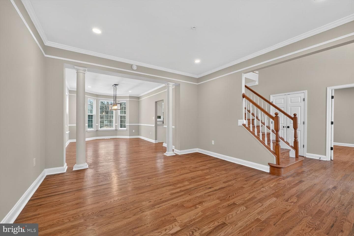 15621 Jamies Way photo 2