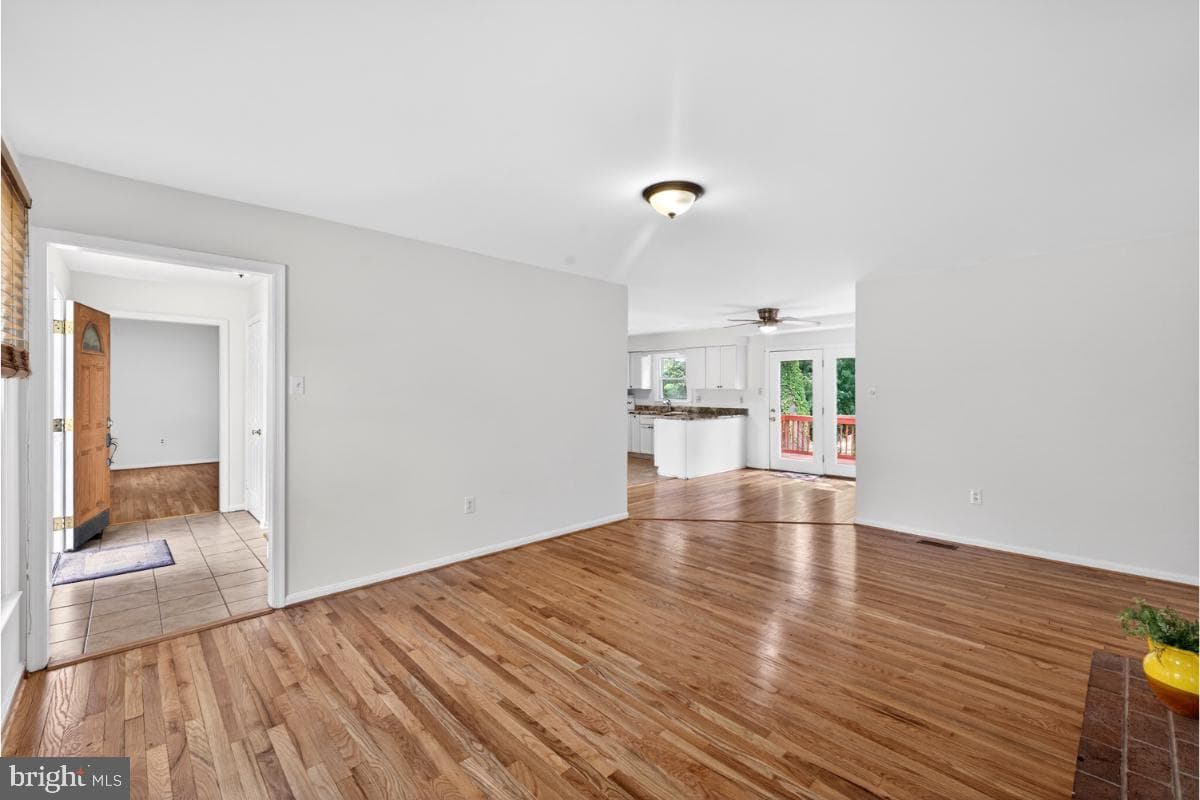 11203 Cedar Lane photo 16