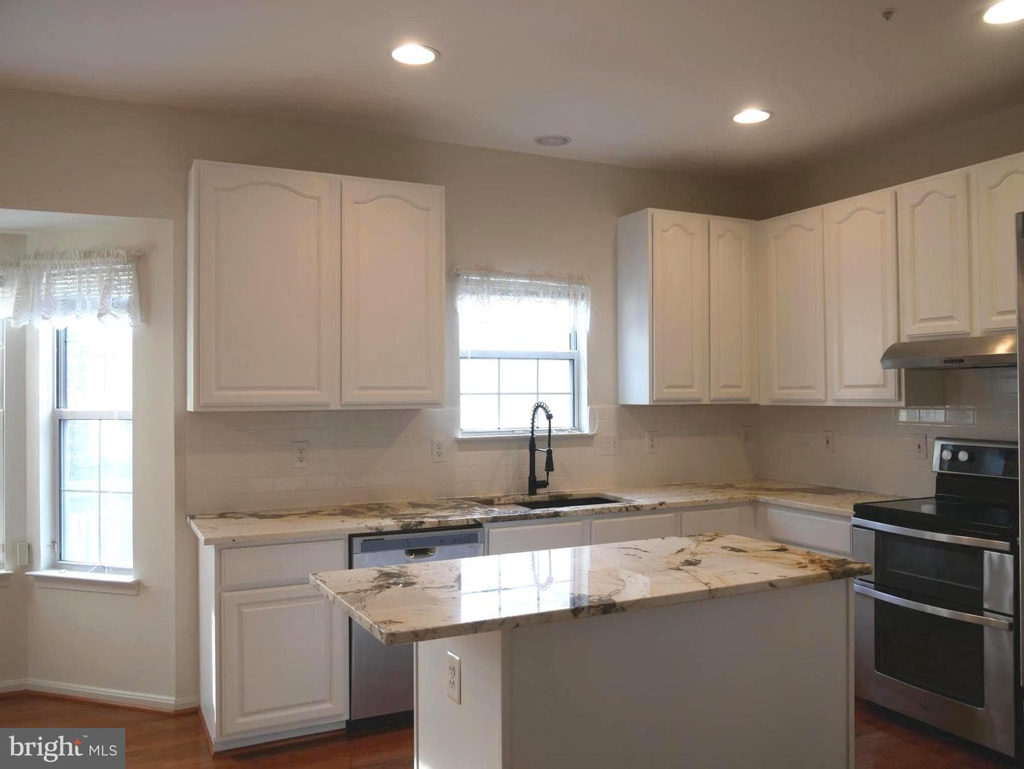 5704 Allwood Court photo 10