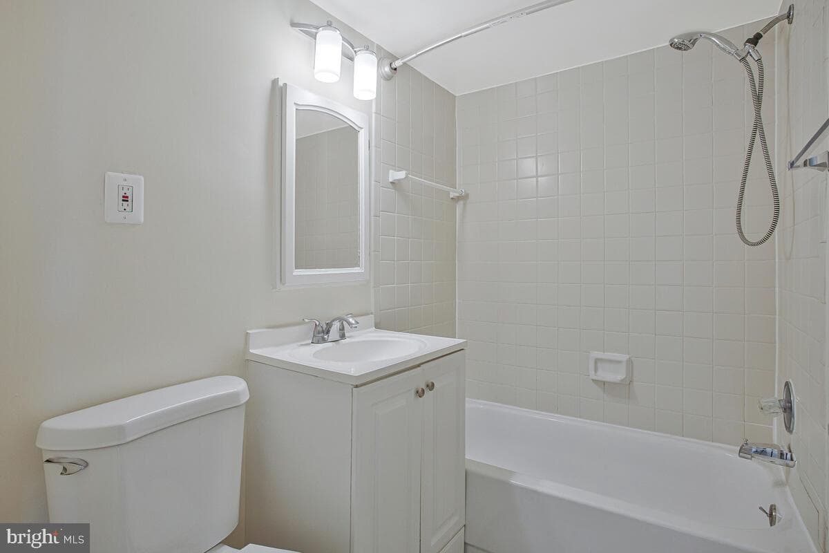 3823 Hamilton Street #b-204 photo 12