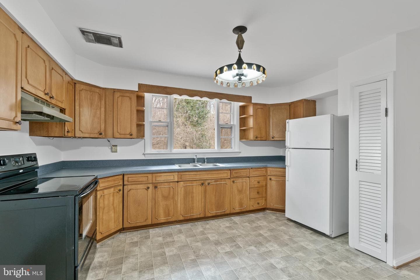 13008 Forest Drive photo 7