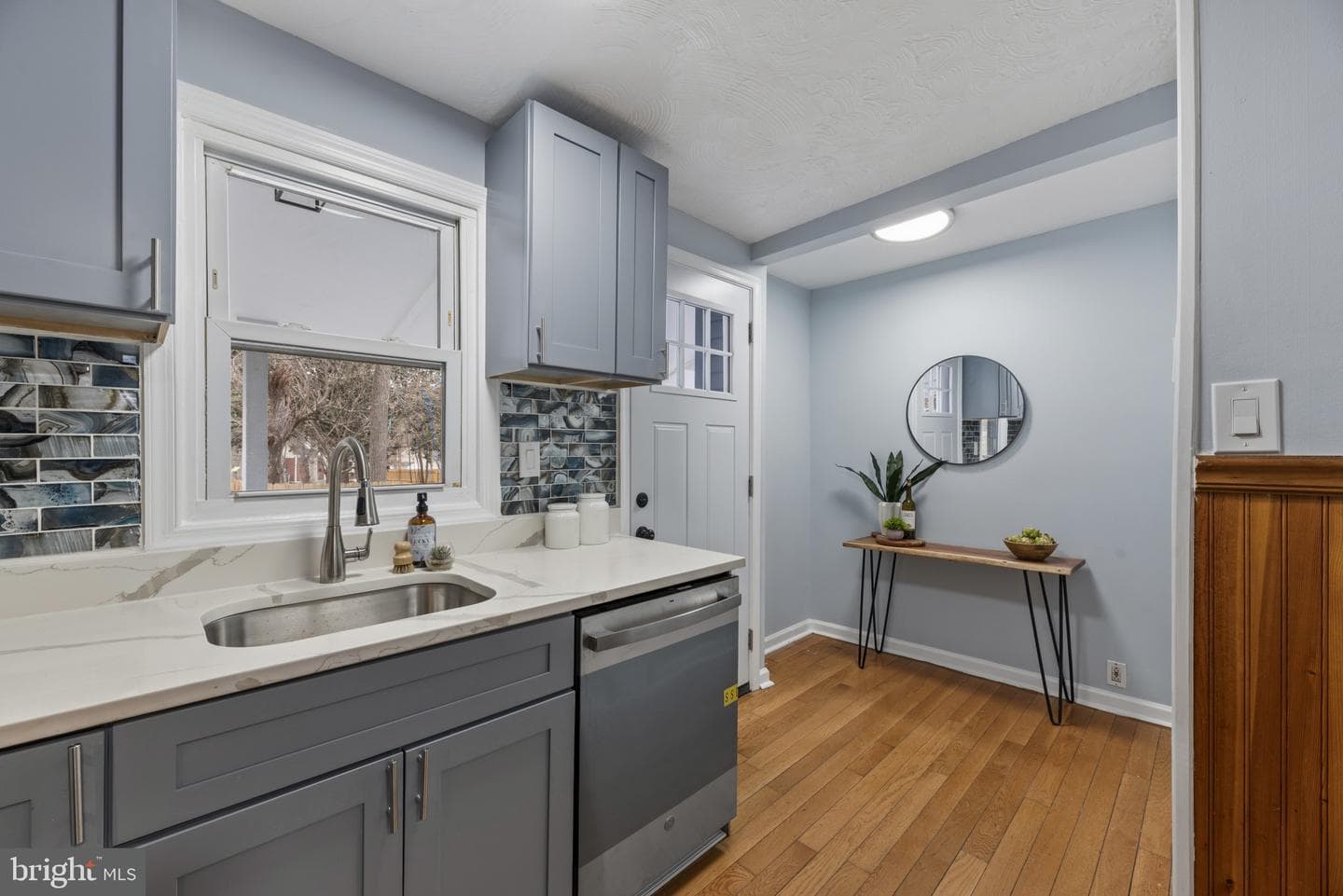 4104 Maple Road photo 10