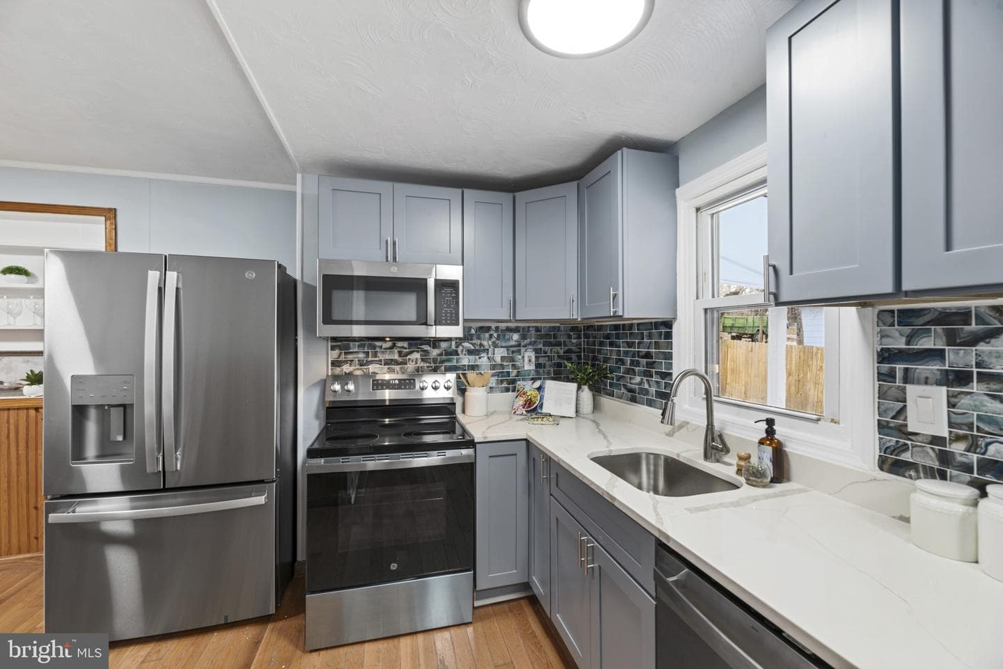 4104 Maple Road photo 11