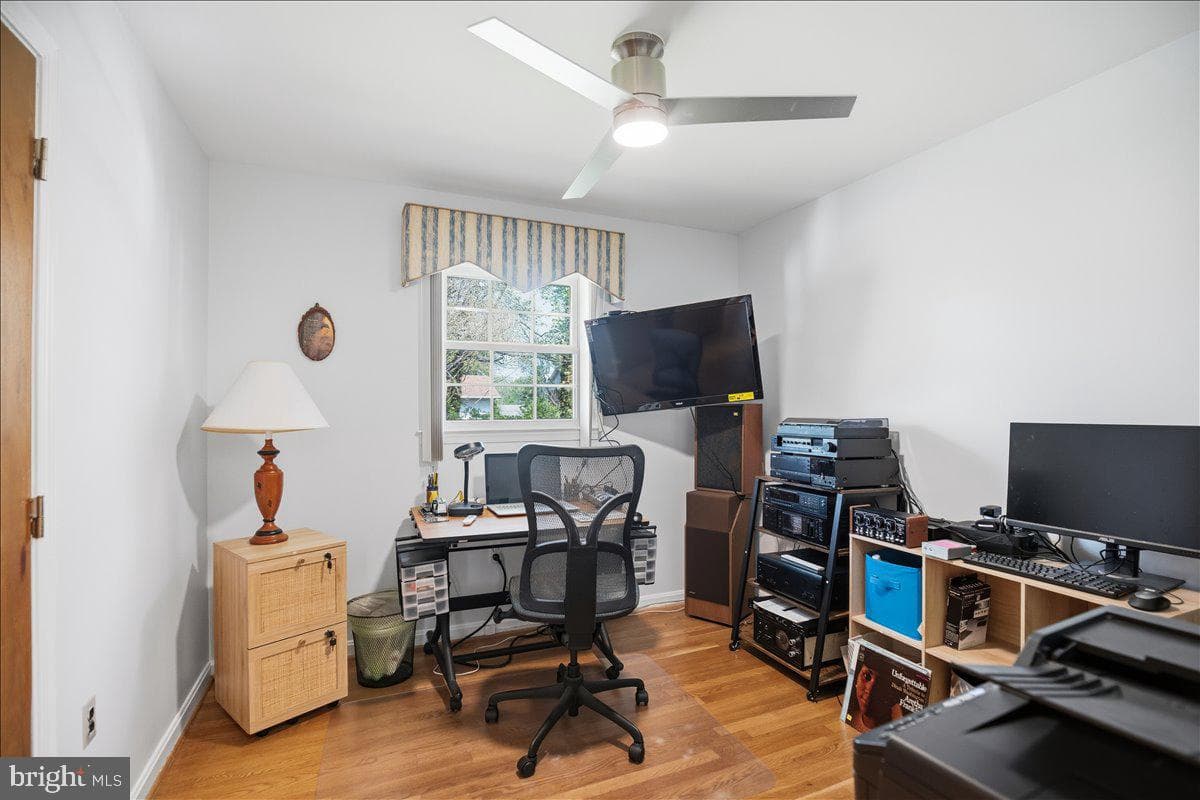 10708 Tyrone Drive photo 20