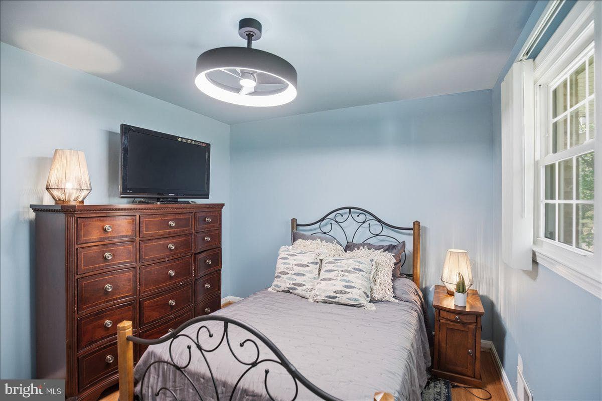 10708 Tyrone Drive photo 23