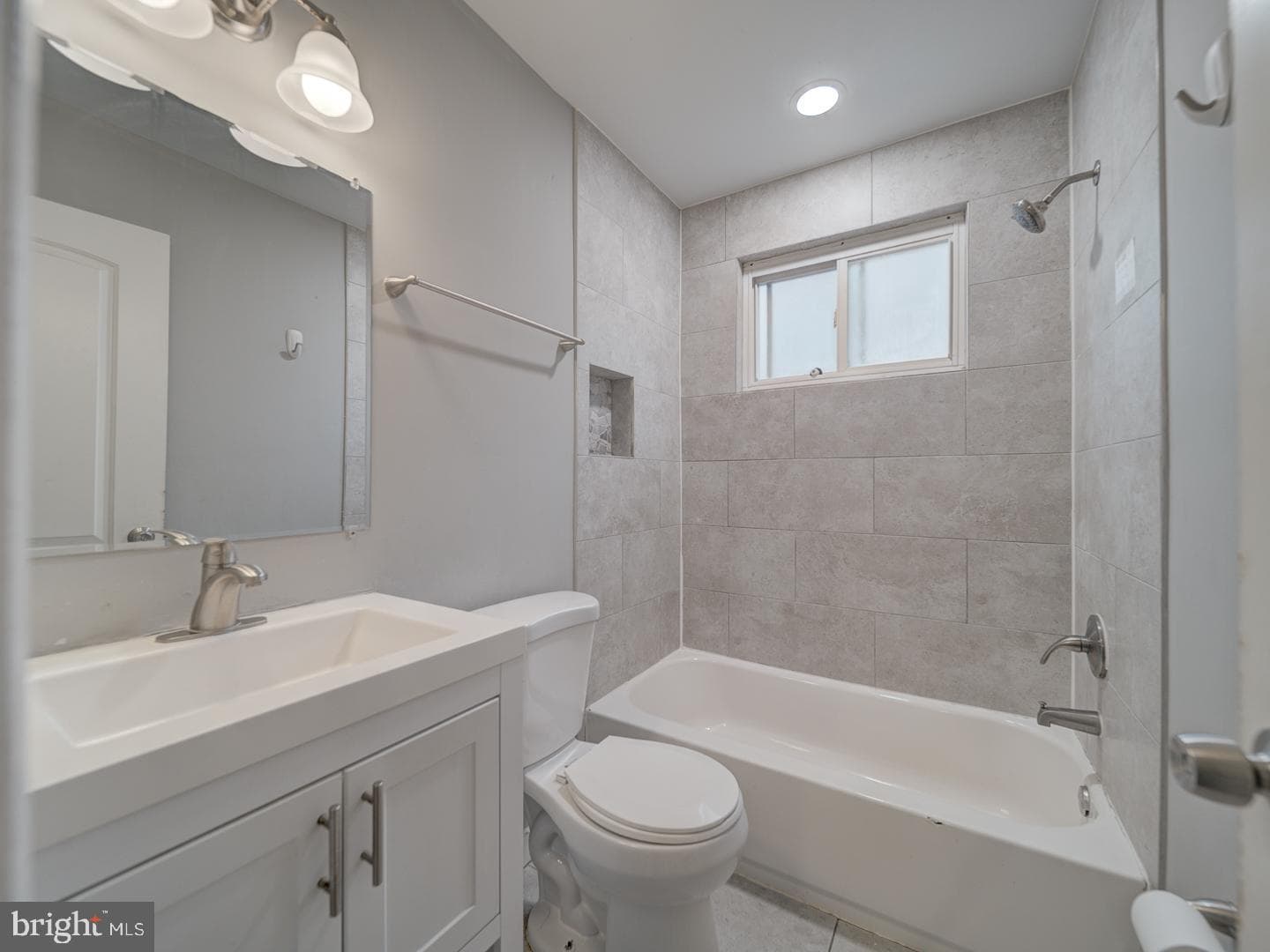 709 Marcy Avenue photo 13