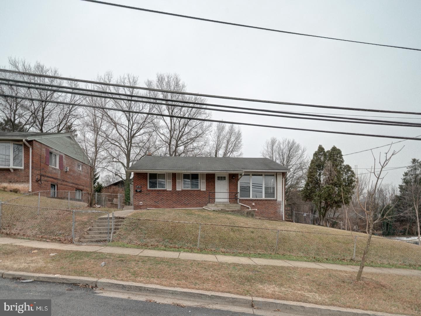 709 Marcy Avenue photo 3