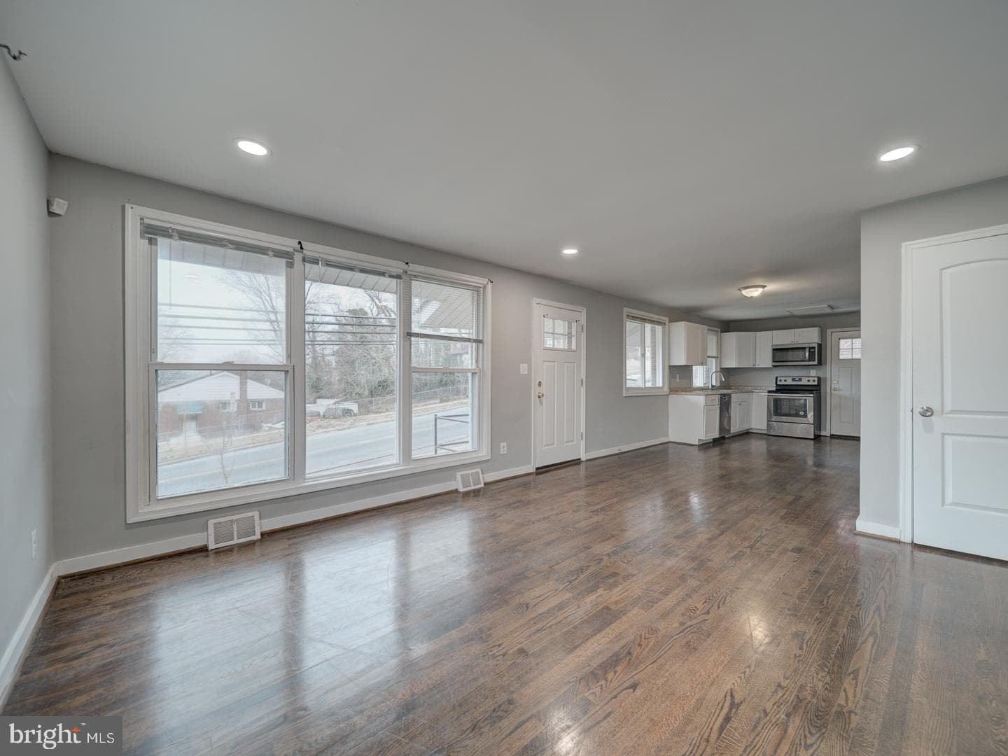 709 Marcy Avenue photo 4