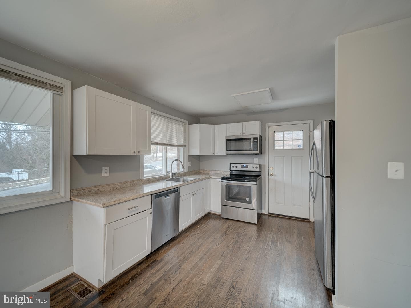 709 Marcy Avenue photo 8