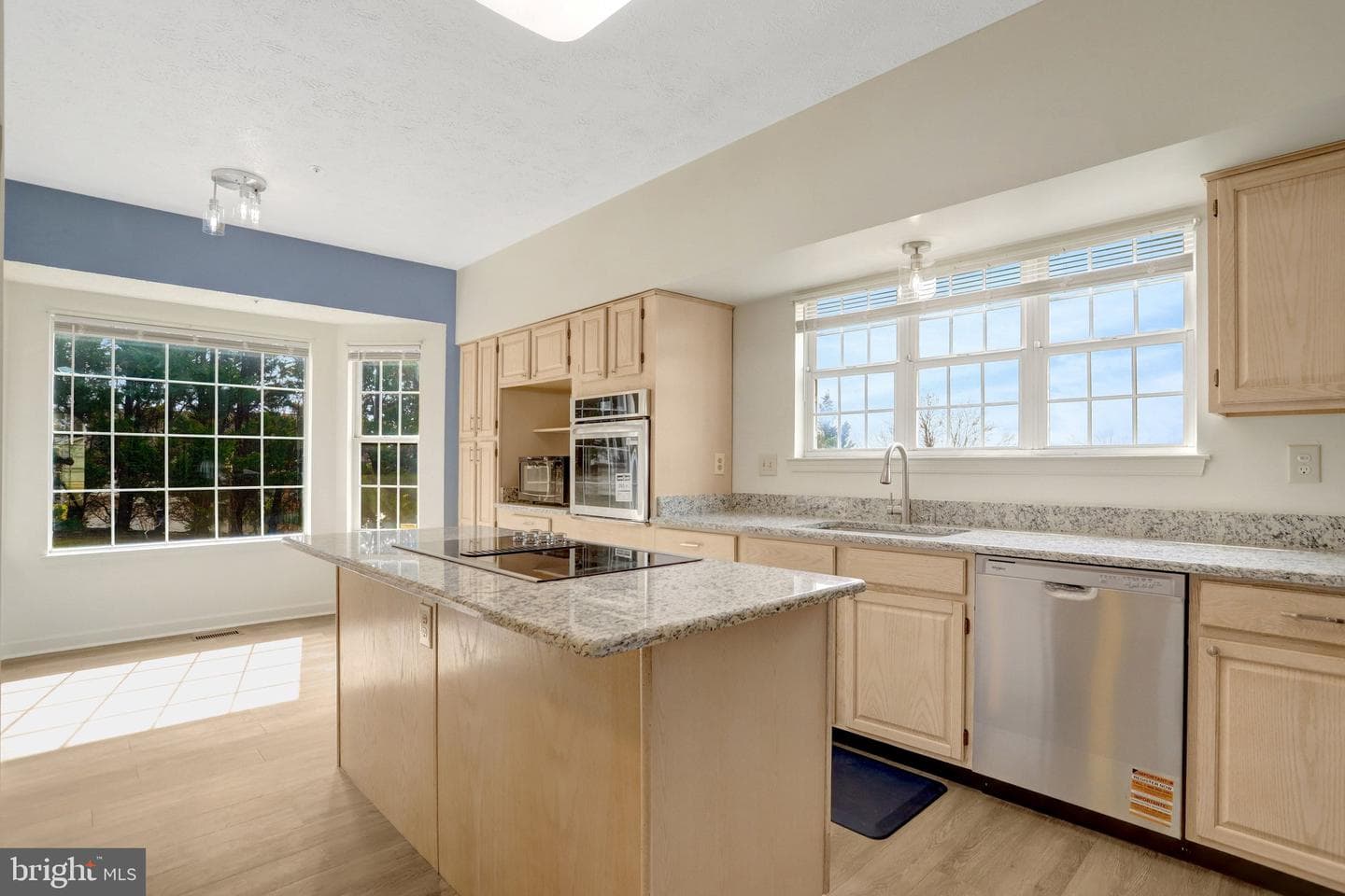 1407 Aragona Boulevard photo 19