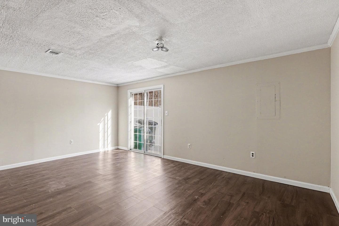 8918 Hillside Court photo 13