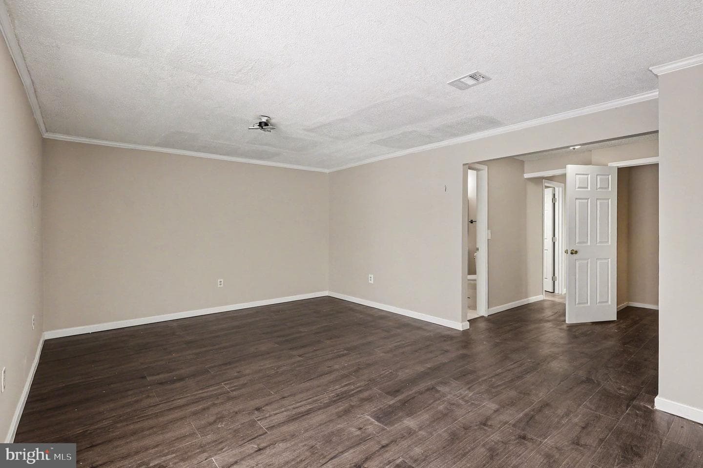 8918 Hillside Court photo 14