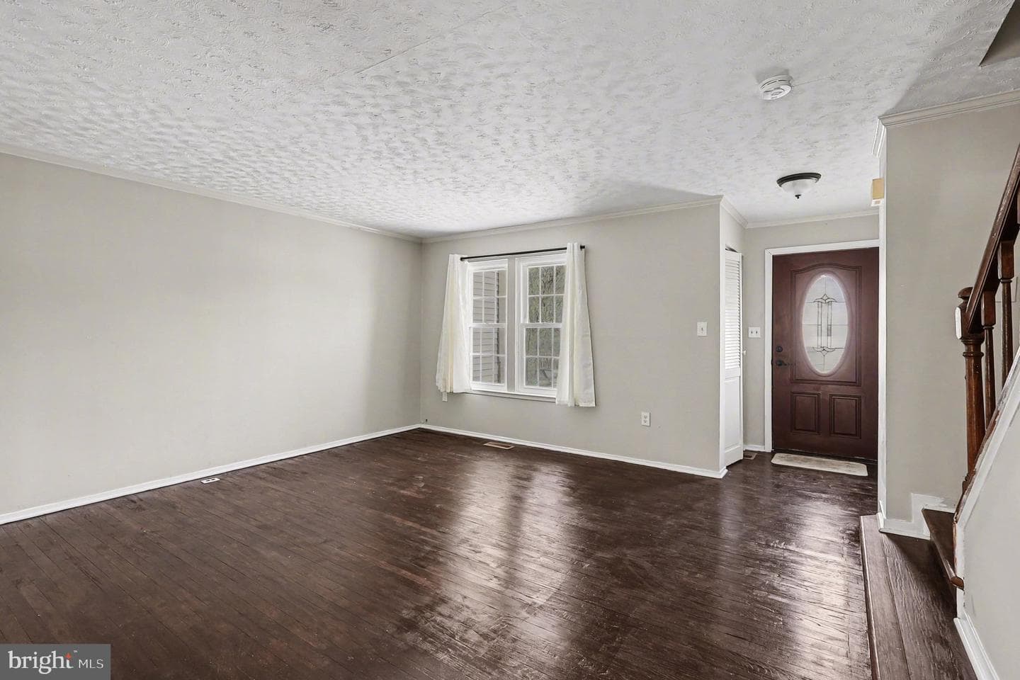 8918 Hillside Court photo 4