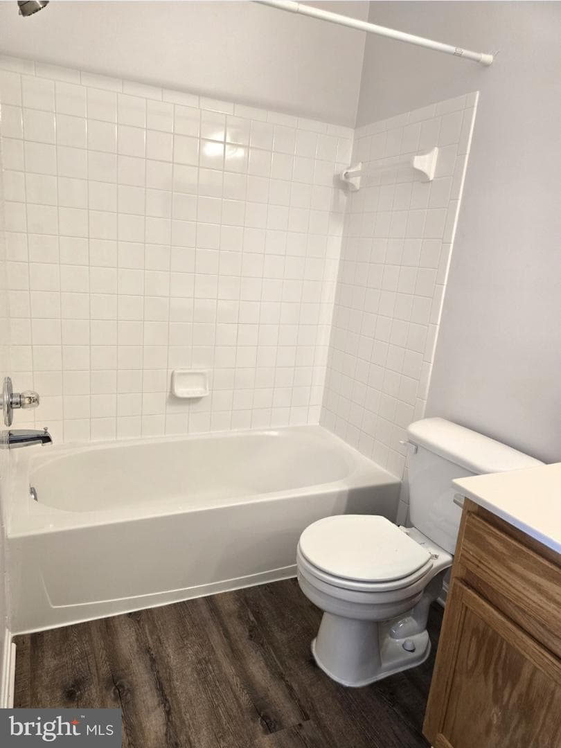 14226 Hampshire Hall Court #402 photo 31
