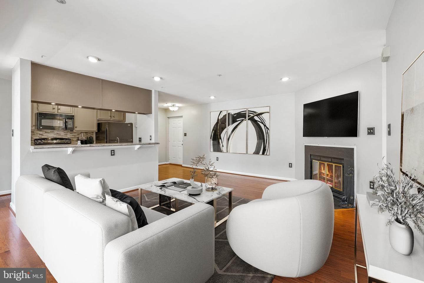 2051 Alice Avenue #2051-303 photo 4