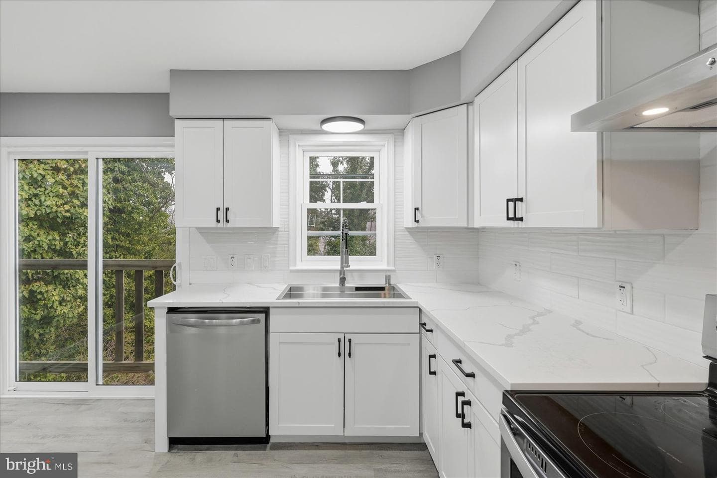 6915 Adel Street photo 10