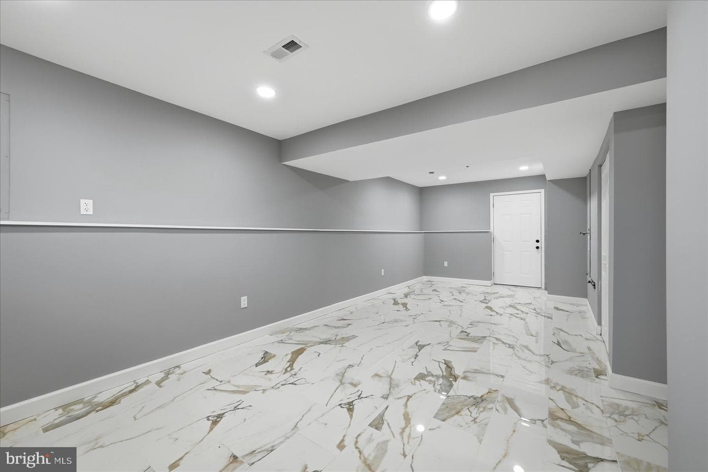 6915 Adel Street photo 25