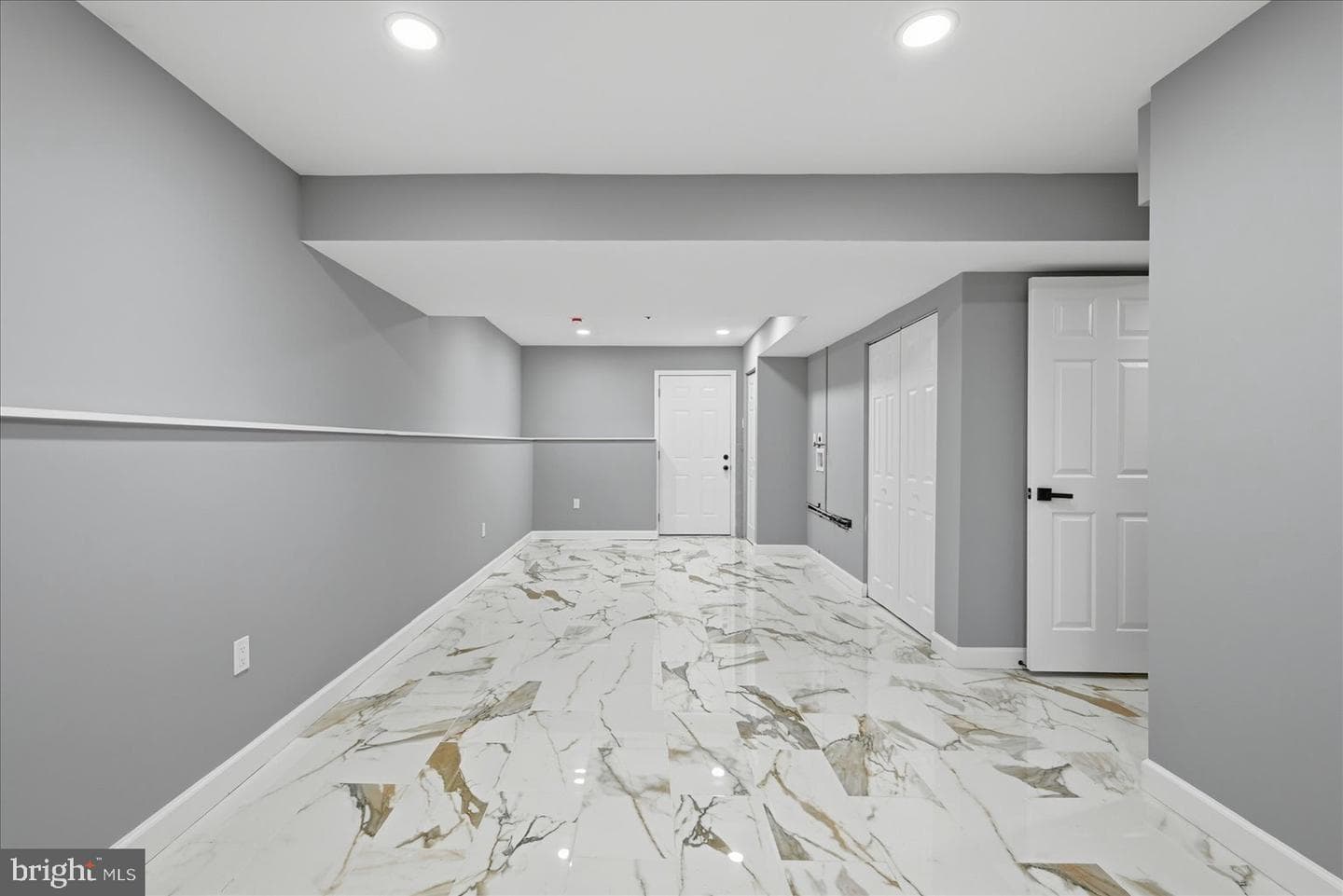 6915 Adel Street photo 27