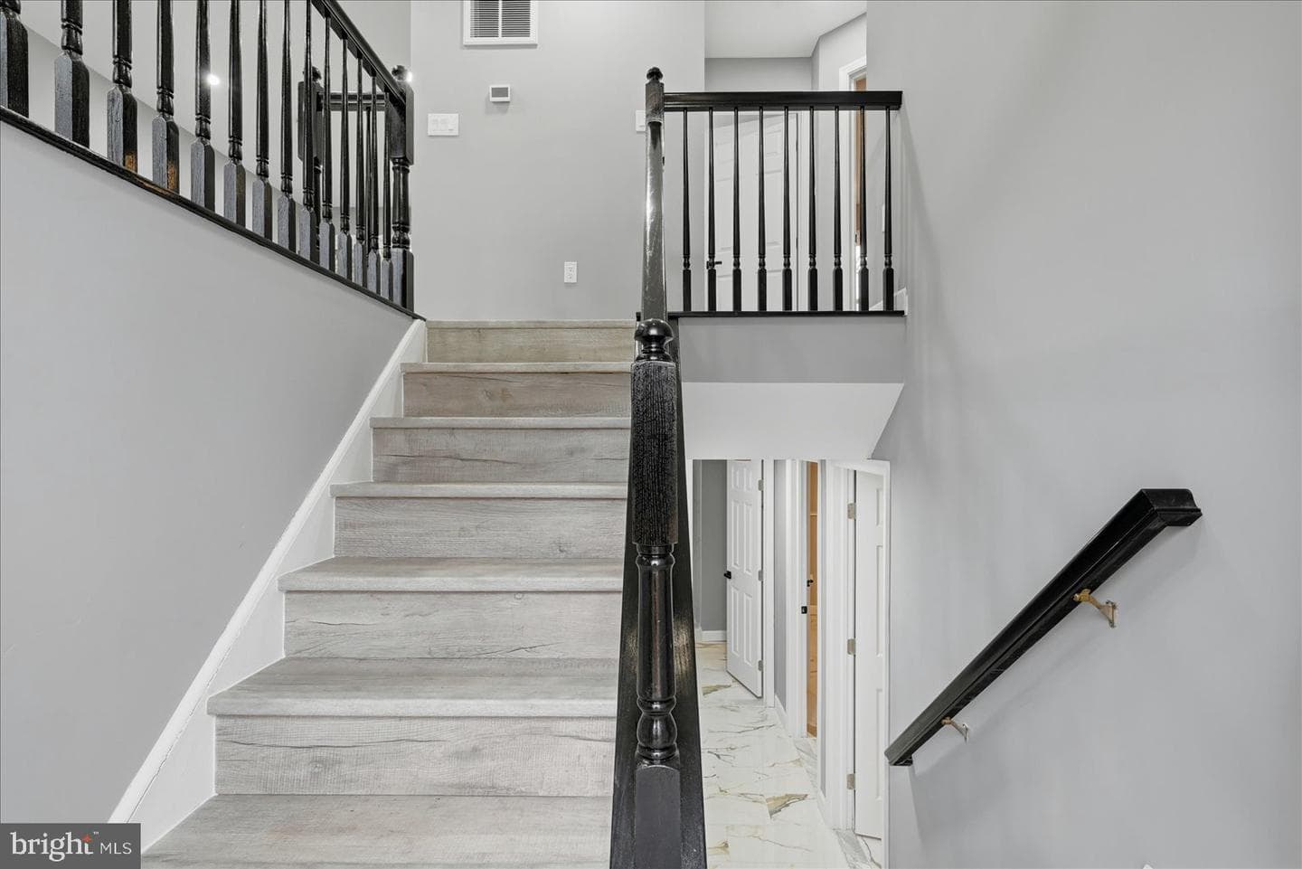 6915 Adel Street photo 3