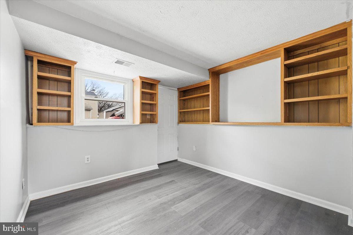 8624 Irvin Avenue photo 22
