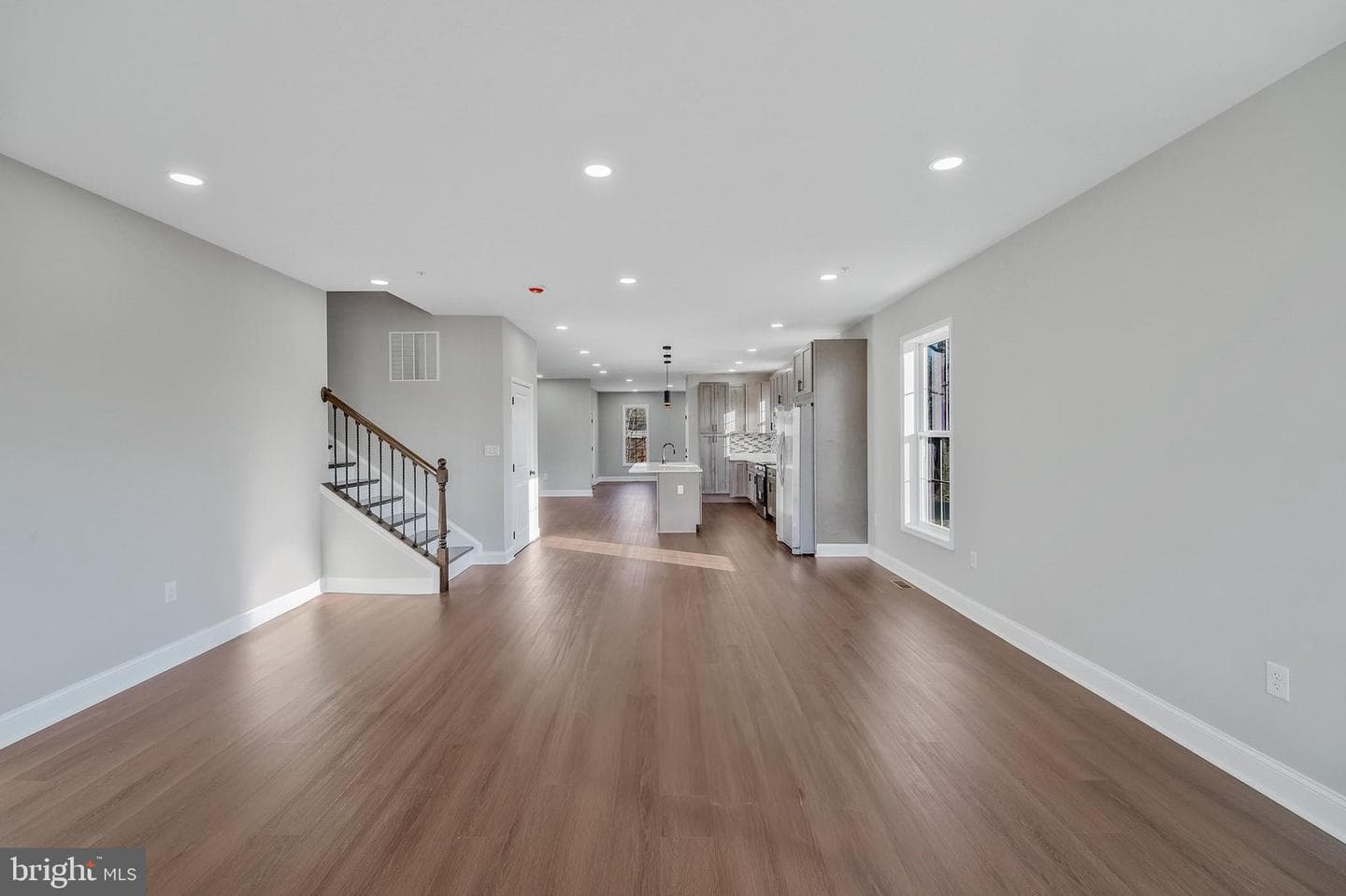 9208 4th Street photo 6