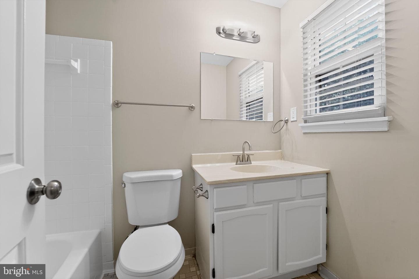 5904 Mardella Boulevard photo 23