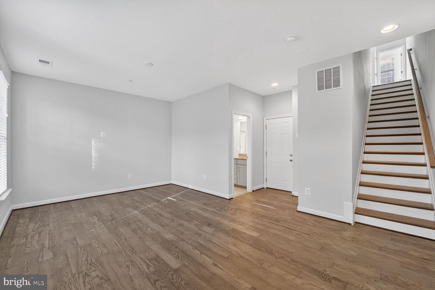 620 Leigh Way photo 3