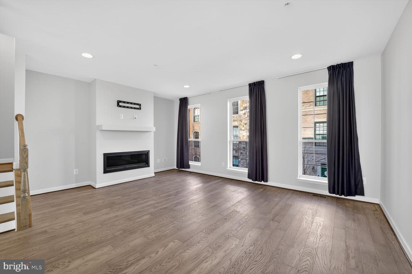 620 Leigh Way photo 6