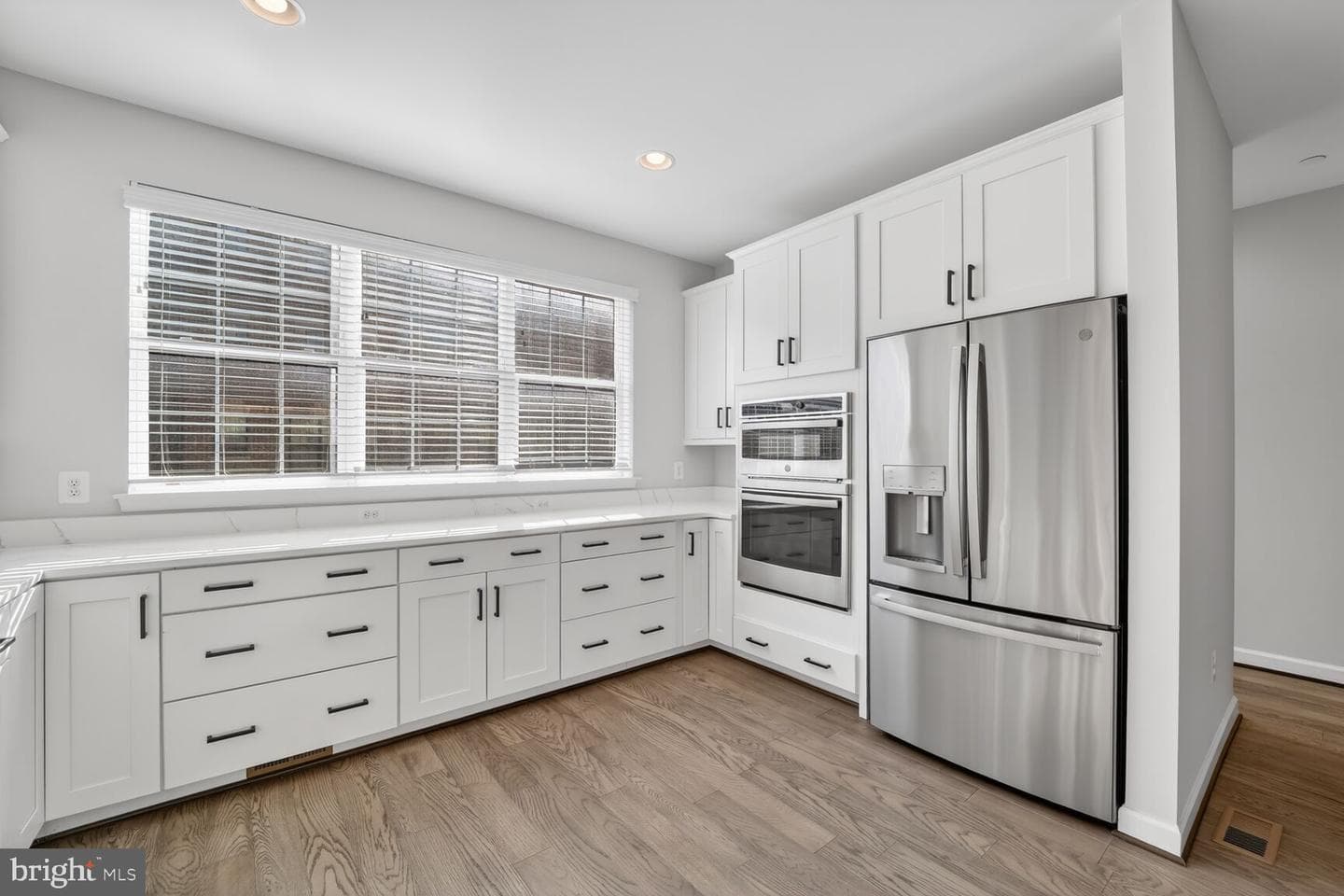 620 Leigh Way photo 8