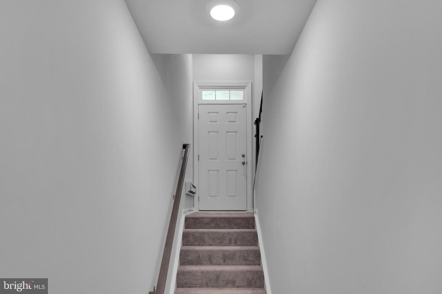 9712 Vang Drive photo 3