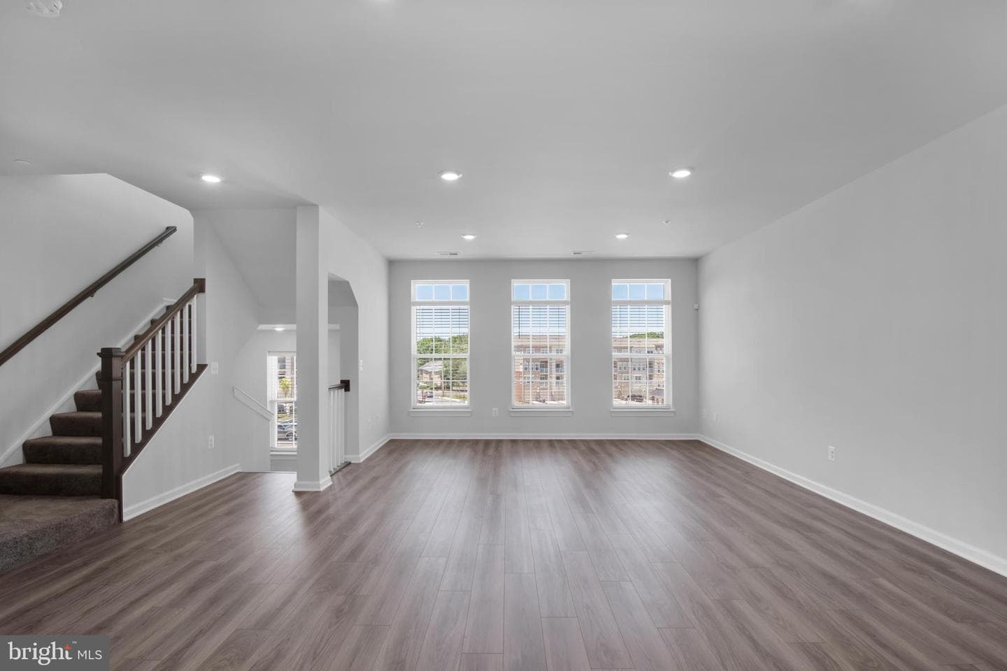 9712 Vang Drive photo 5