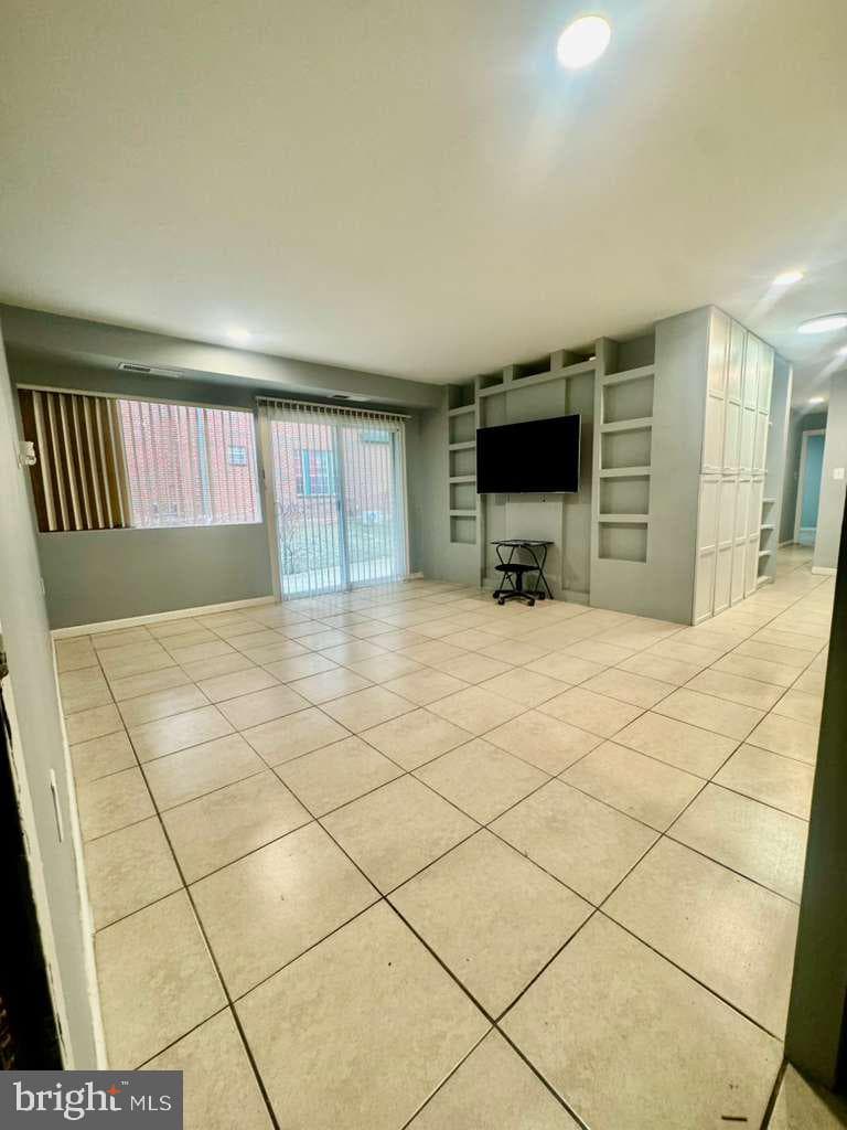 9278 Adelphi Road #103, Hyattsville