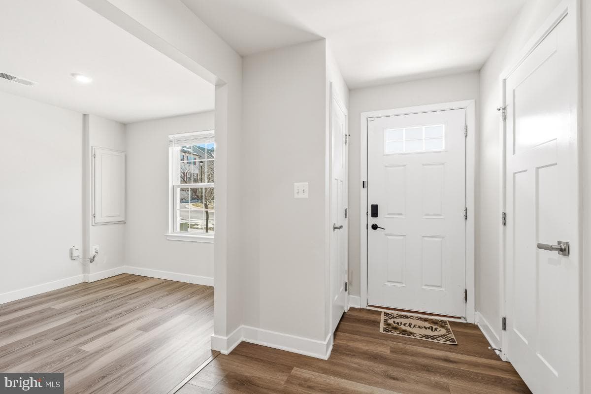 16328 Fife Way photo 4