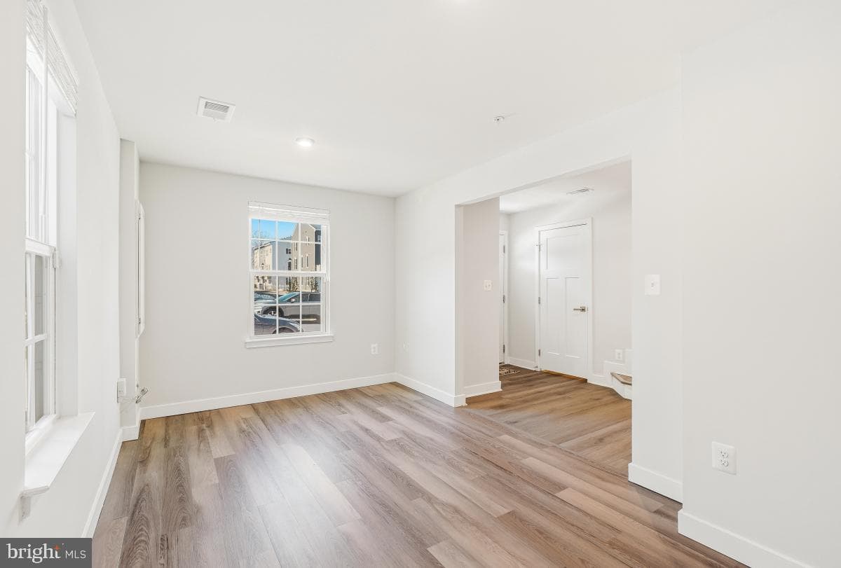 16328 Fife Way photo 5