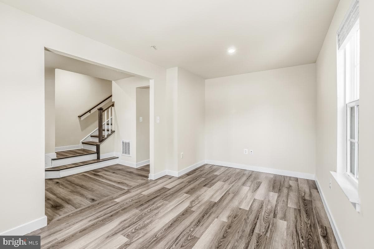 16328 Fife Way photo 6