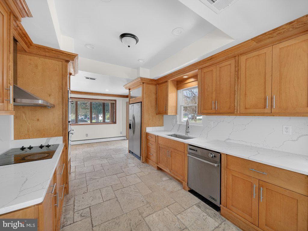 13610 Woodedge Drive photo 17