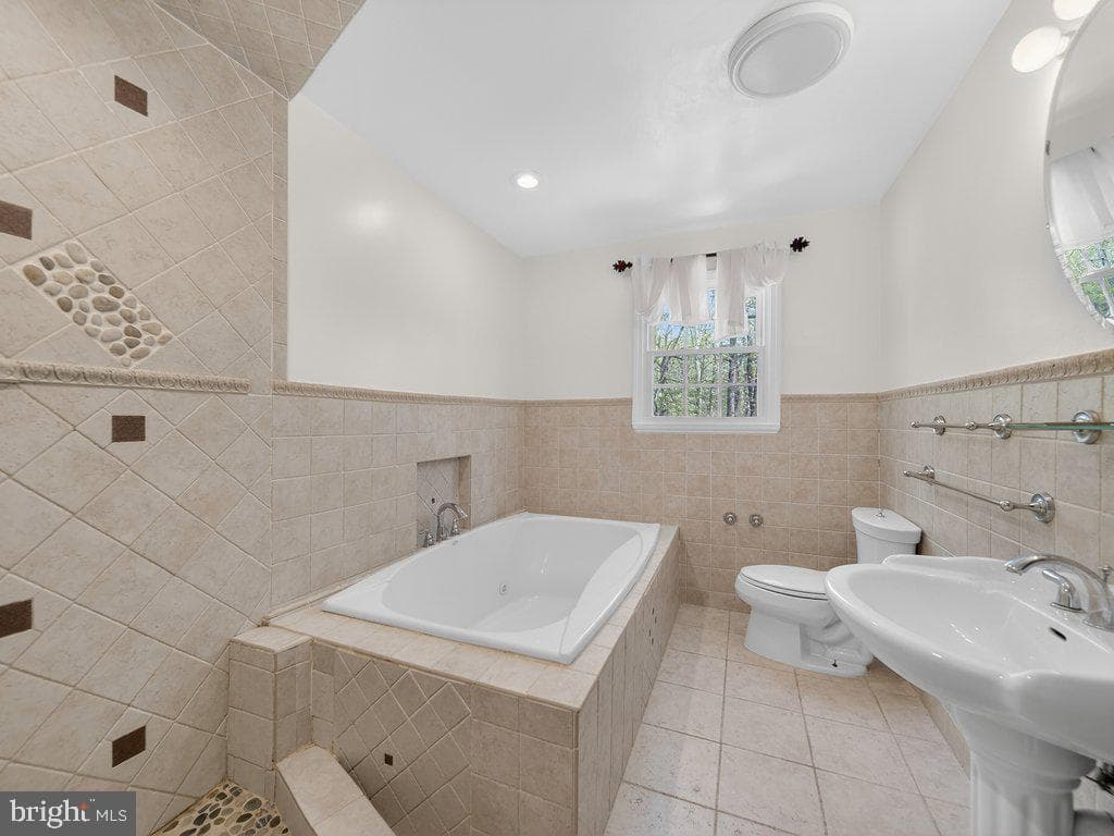 13610 Woodedge Drive photo 19
