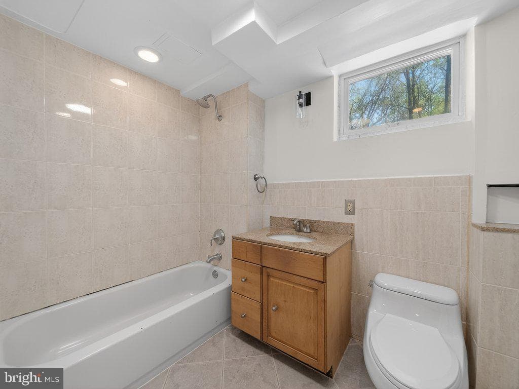 13610 Woodedge Drive photo 37
