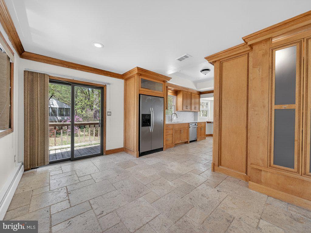 13610 Woodedge Drive photo 9