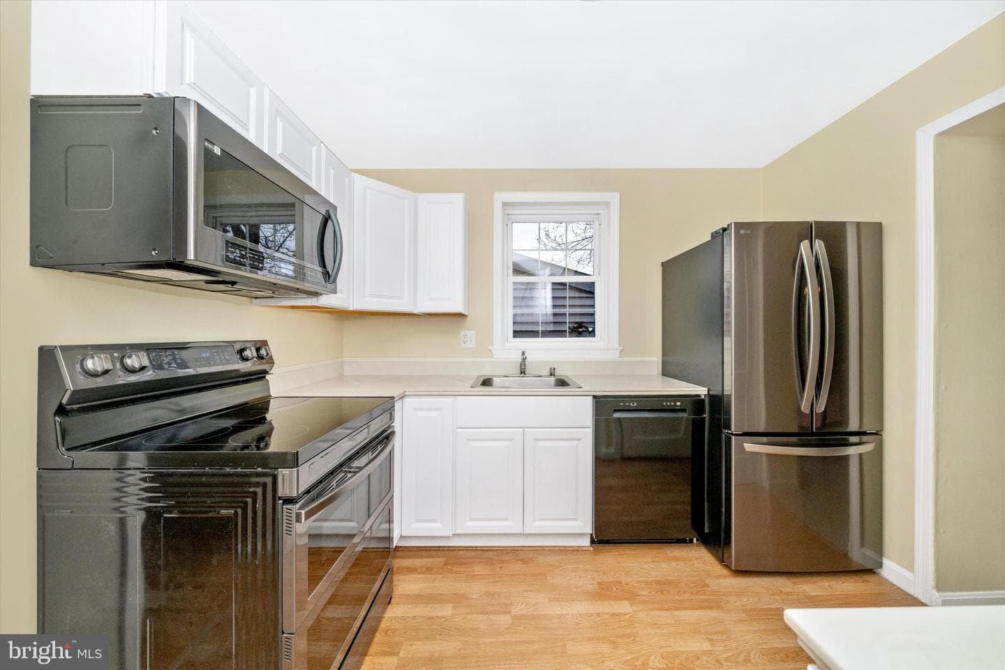 4615 Greenwood Road photo 10