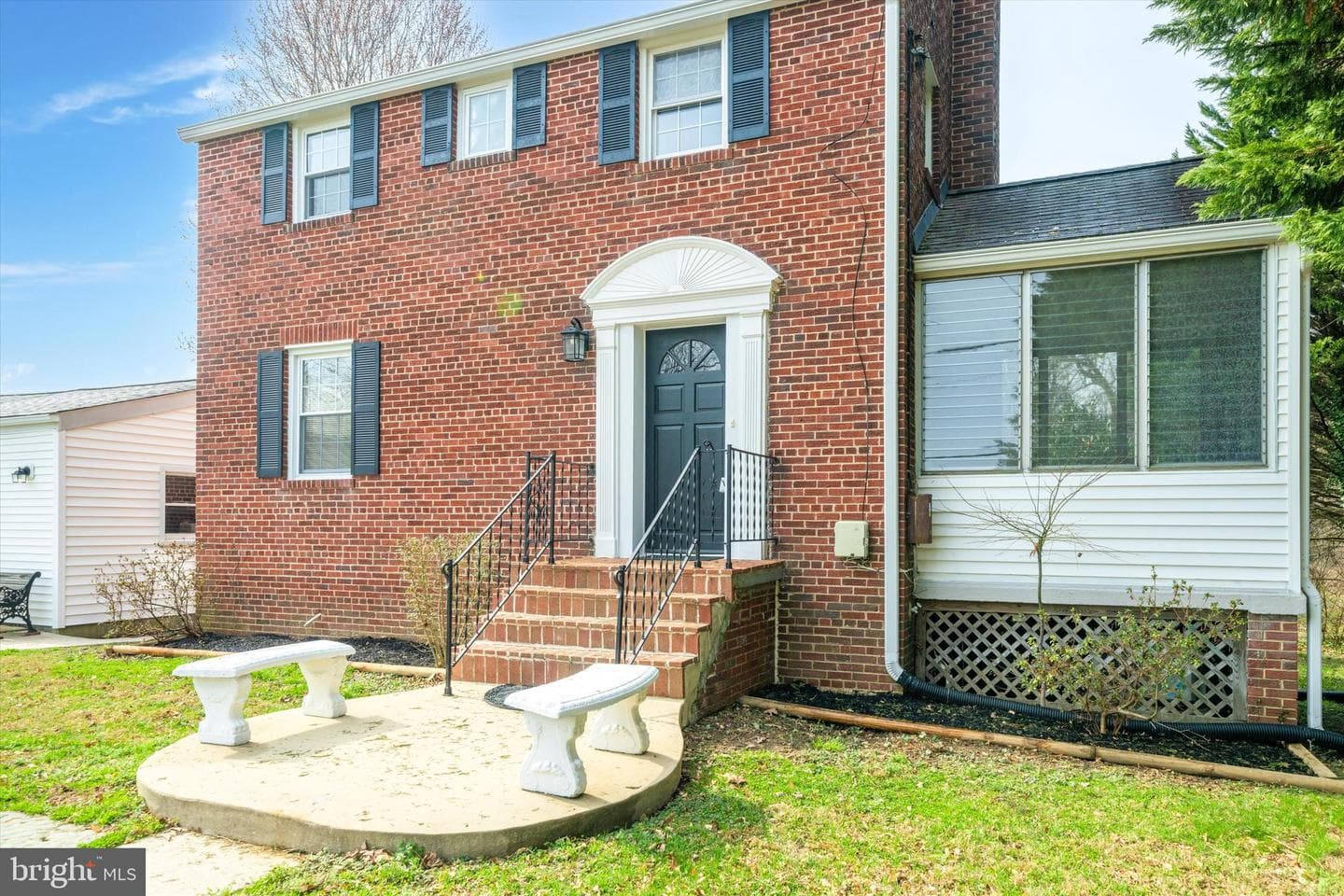 4615 Greenwood Road photo 3
